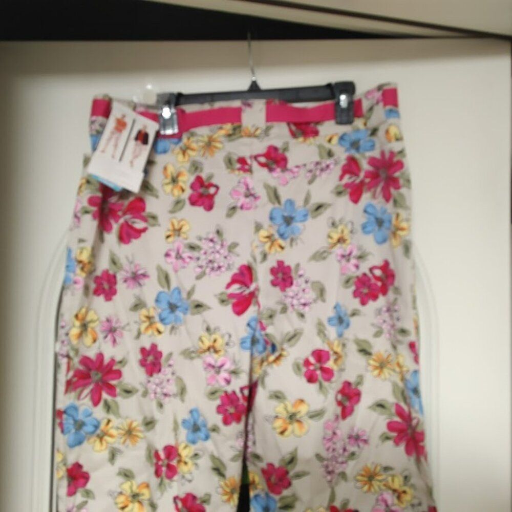 New White Stag Beige Multi-Color Flowers Stretch Capri Size Women's 18 — image 3 of 3
